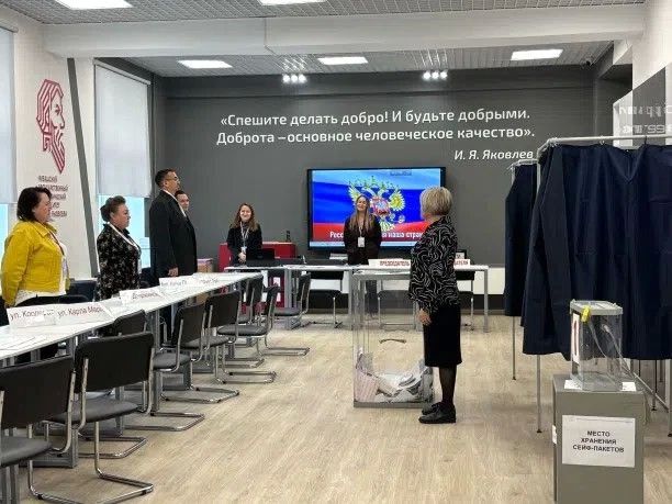 Избирательные участки начали работу во второй день выборов Избирательные участки начали работу во второй день выборов
