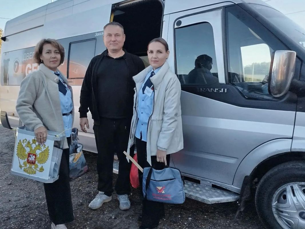 Для избирателей, проживающих в населенных пунктах, где отсутствуют помещения для голосования и затруднено транспортное сообщение, организовано голосование с выездом членов участковых избирательных комиссий Для избирателей, проживающих в населенных пунктах, где отсутствуют помещения для голосования и затруднено транспортное сообщение, организовано голосование с выездом членов участковых избирательных комиссий