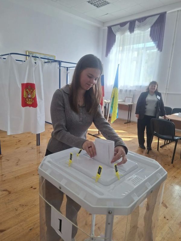 Как на участках встречают молодых избирателей Как на участках встречают молодых избирателей