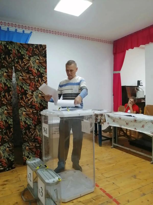 Второй день голосования: УИКи открыты! Второй день голосования: УИКи открыты!