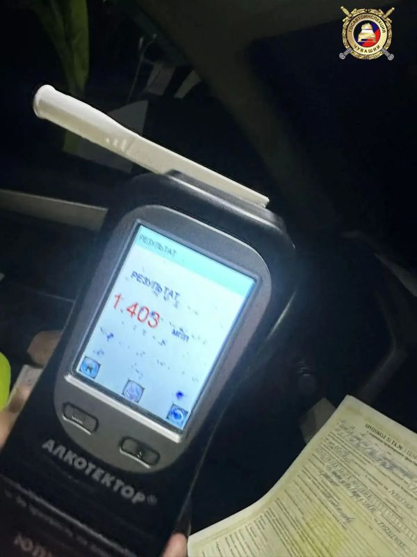 21 сентября, в первом часу ночи, экипаж спецбатальона ДПС в Канаше обратил внимание на автомобиль ВАЗ 21 сентября, в первом часу ночи, экипаж спецбатальона ДПС в Канаше обратил внимание на автомобиль ВАЗ