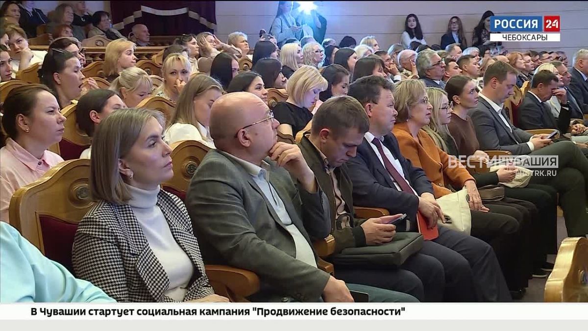 На 12 площадках города прошло обсуждение будущего столицы Чувашии, где поднимались темы развития медицины, городской среды и архитектуры, физической культуры и спорта
