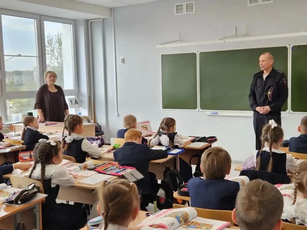 В Чебоксарах полицейские принимают участие во Всероссийской неделе безопасности дорожного движения В Чебоксарах полицейские принимают участие во Всероссийской неделе безопасности дорожного движения