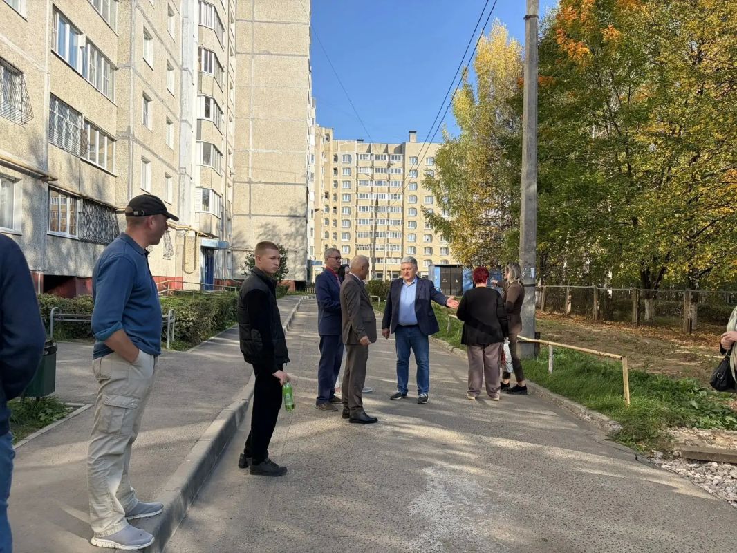 В Новочебоксарске проинспектировали благоустройство Венгерского квартала В Новочебоксарске проинспектировали благоустройство Венгерского квартала