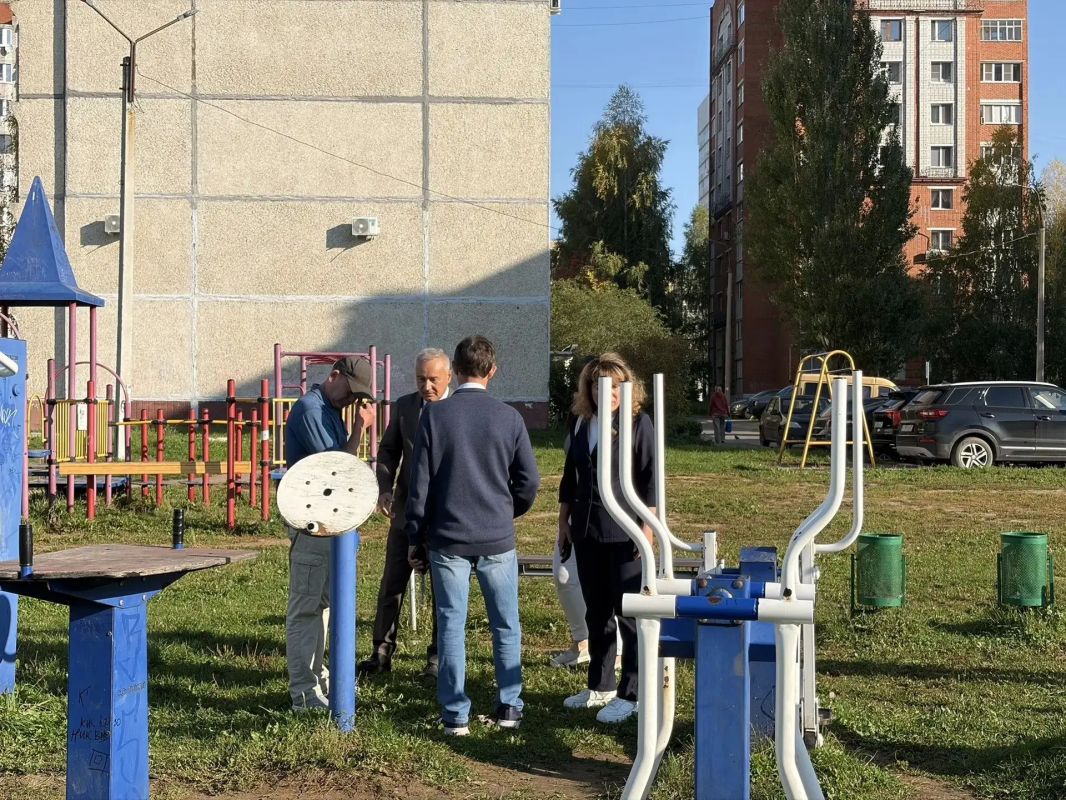 В Новочебоксарске проинспектировали благоустройство Венгерского квартала В Новочебоксарске проинспектировали благоустройство Венгерского квартала