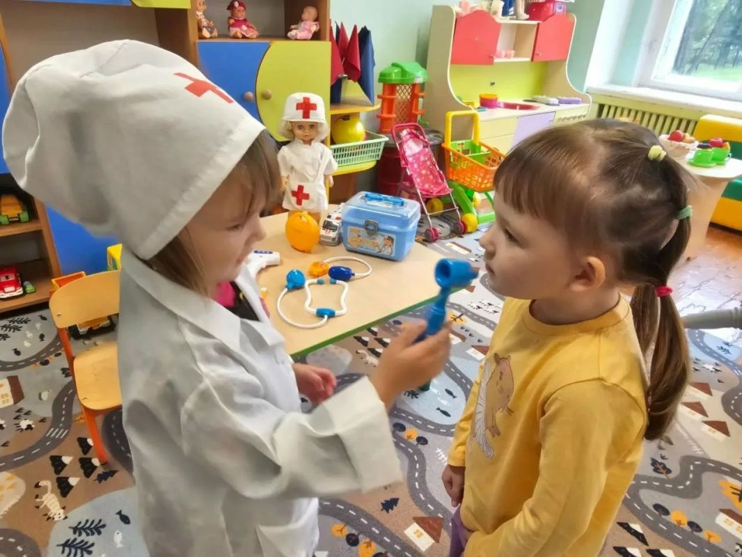 В рамках муниципального проекта «Академия профессий» воспитанники детского сада № 95 г. Чебоксары познакомились с важной и благородной профессией врача В рамках муниципального проекта «Академия профессий» воспитанники детского сада № 95 г. Чебоксары познакомились с важной и благородной профессией врача