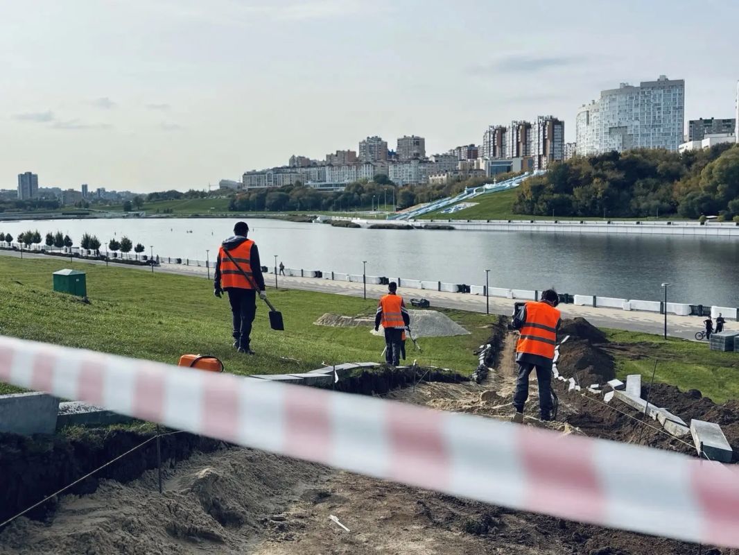 В Чебоксарах началось благоустройство спуска к Пионерской набережной В Чебоксарах началось благоустройство спуска к Пионерской набережной