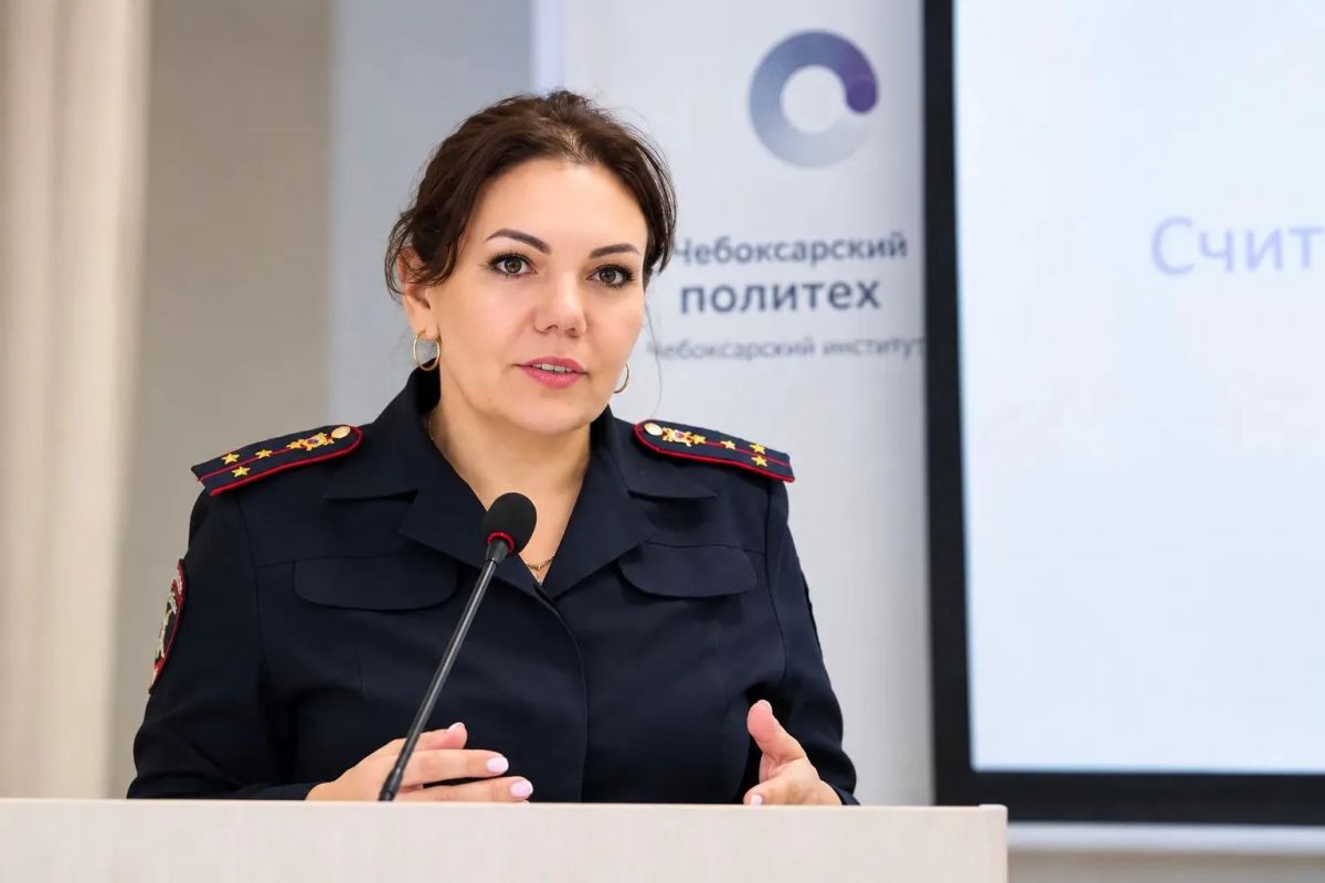 В Чебоксарах полицейские и общественники организовали для студентов интеллектуальное соревнование в рамках акции «Сообщи, где торгуют смертью» В Чебоксарах полицейские и общественники организовали для студентов интеллектуальное соревнование в рамках акции «Сообщи, где торгуют смертью»