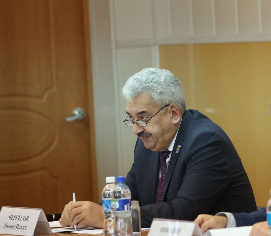 Леонид Черкесов: Принял участие в совместном заседании антитеррористической комиссии и оперативного штаба, которое состоялось под председательством Начальника УФСБ России по Чувашии Сергея Бобровникова и Председателя... Леонид Черкесов: Принял участие в совместном заседании антитеррористической комиссии и оперативного штаба, которое состоялось под председательством Начальника УФСБ России по Чувашии Сергея Бобровникова и Председателя...
