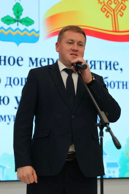 «Сердце отдаём детям». В Чебоксарском муниципальном округе состоялось торжественное мероприятие, посвящённое сразу двум замечательным праздникам — Дню дошкольного работника и Дню учителя «Сердце отдаём детям». В Чебоксарском муниципальном округе состоялось торжественное мероприятие, посвящённое сразу двум замечательным праздникам — Дню дошкольного работника и Дню учителя