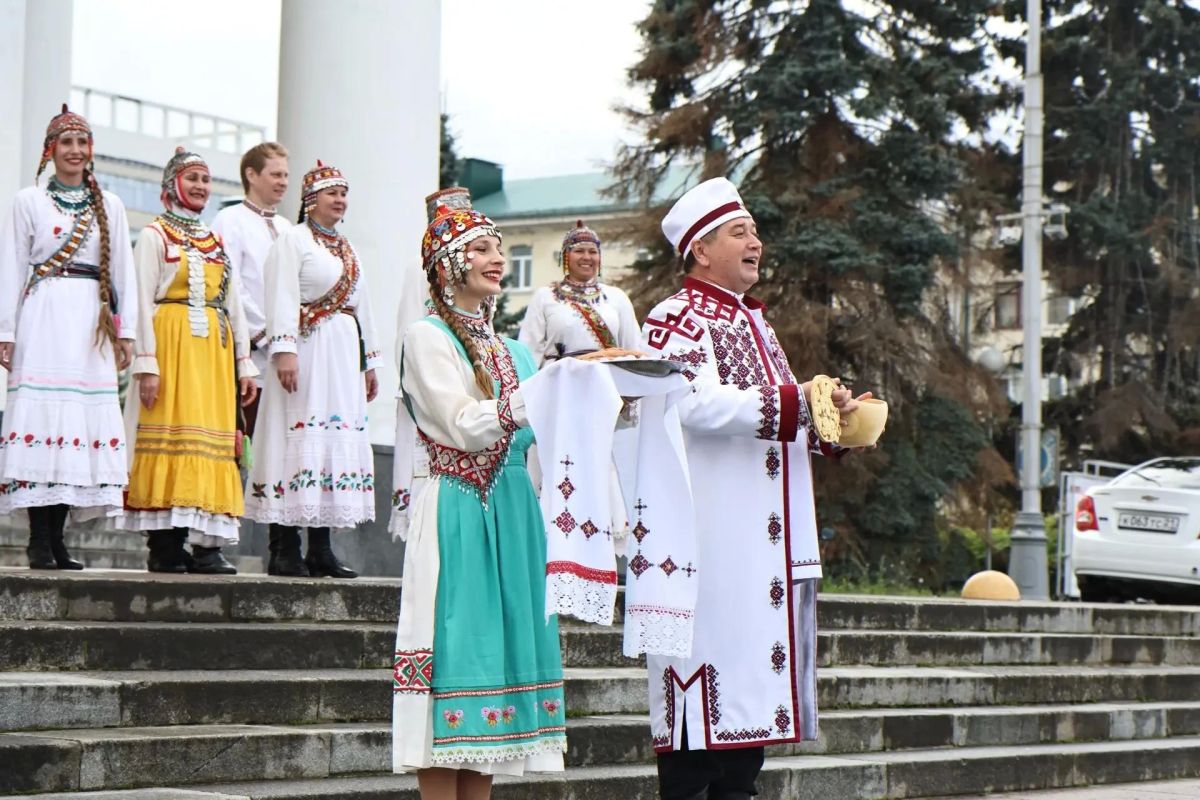 Артисты Чувашии выступают в Шадринске, Брянске и Сыктывкаре Артисты Чувашии выступают в Шадринске, Брянске и Сыктывкаре