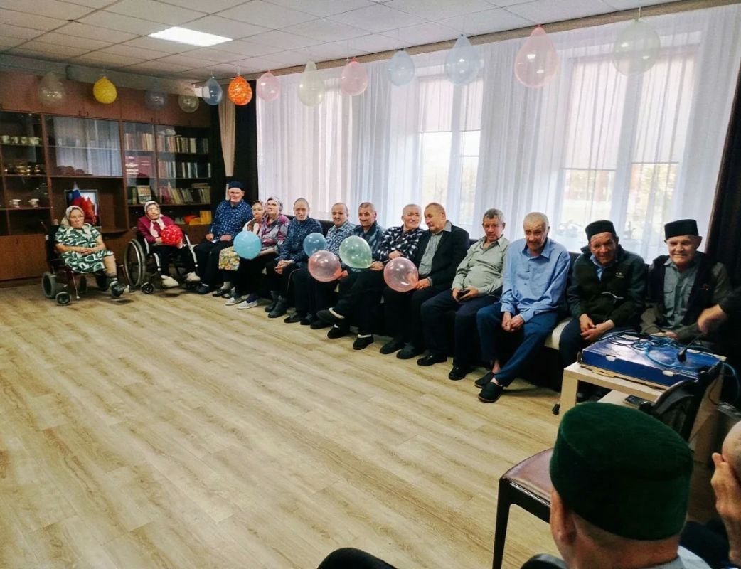 Сегодня сотрудники Батыревского межрайонного следственного отдела СУ СКР по Чувашии посетили отделение стационарного обслуживания граждан пожилого возраста и инвалидов центра социального обслуживания населения Сегодня сотрудники Батыревского межрайонного следственного отдела СУ СКР по Чувашии посетили отделение стационарного обслуживания граждан пожилого возраста и инвалидов центра социального обслуживания населения