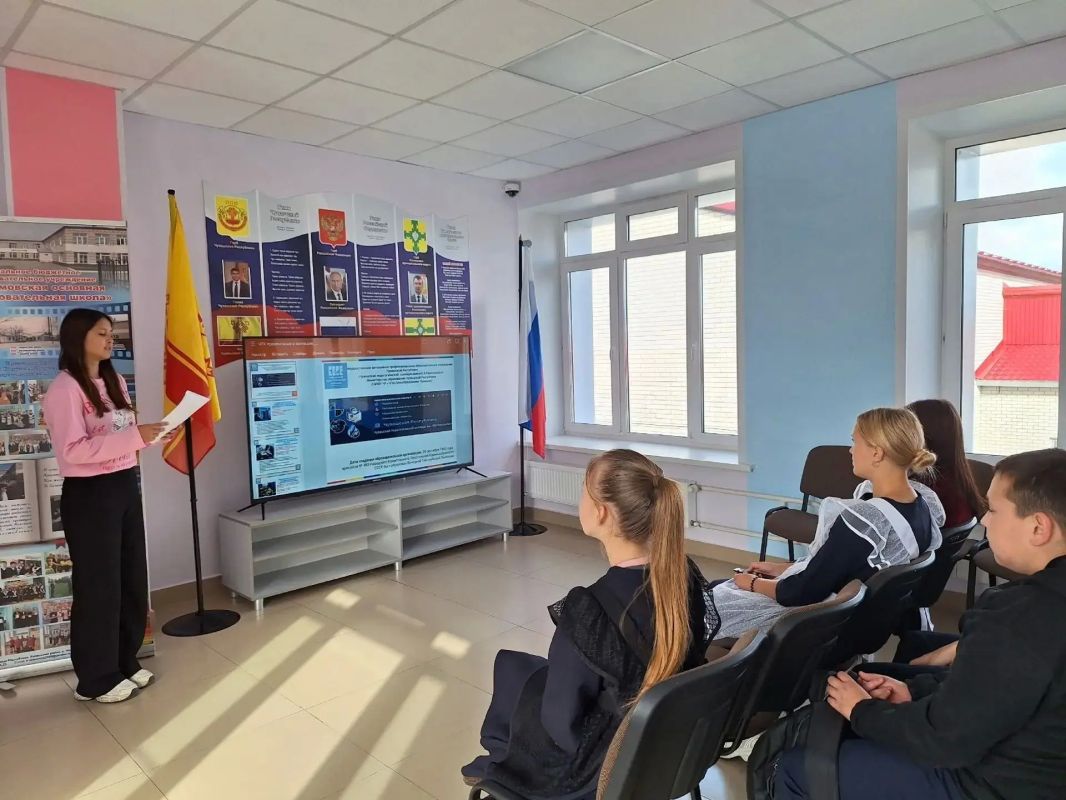 2 октября 2026 года студенты-амбассадоры федерального проекта «Профессионалитет» Чувашского педагогического колледжа им. Н.В. Никольского провели серию профориентационных встреч в своих родных школах