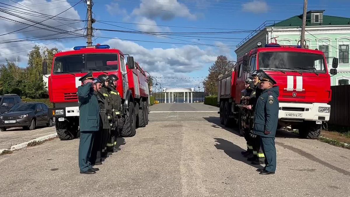 Исторический пожарный ствол передан из Марий Эл в Чувашию в рамках юбилейной эстафеты