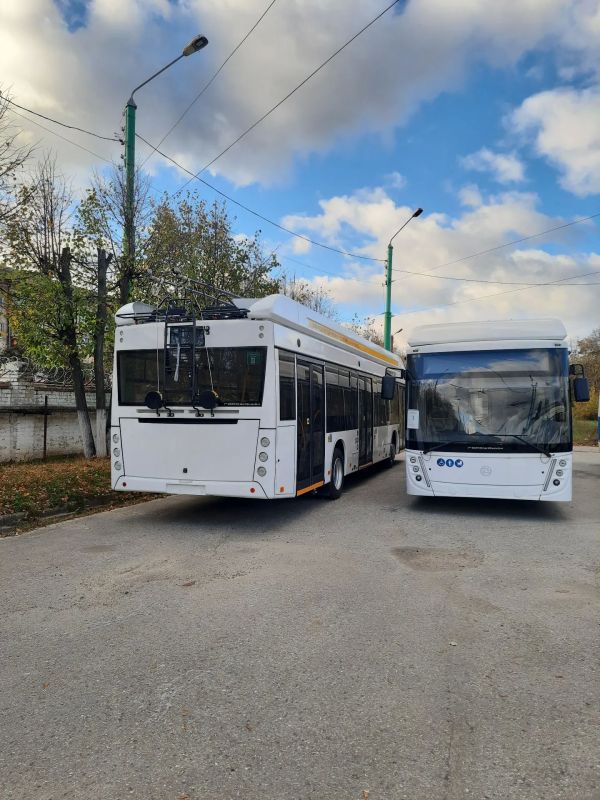 В Чувашию завезли 4 новых троллейбуса