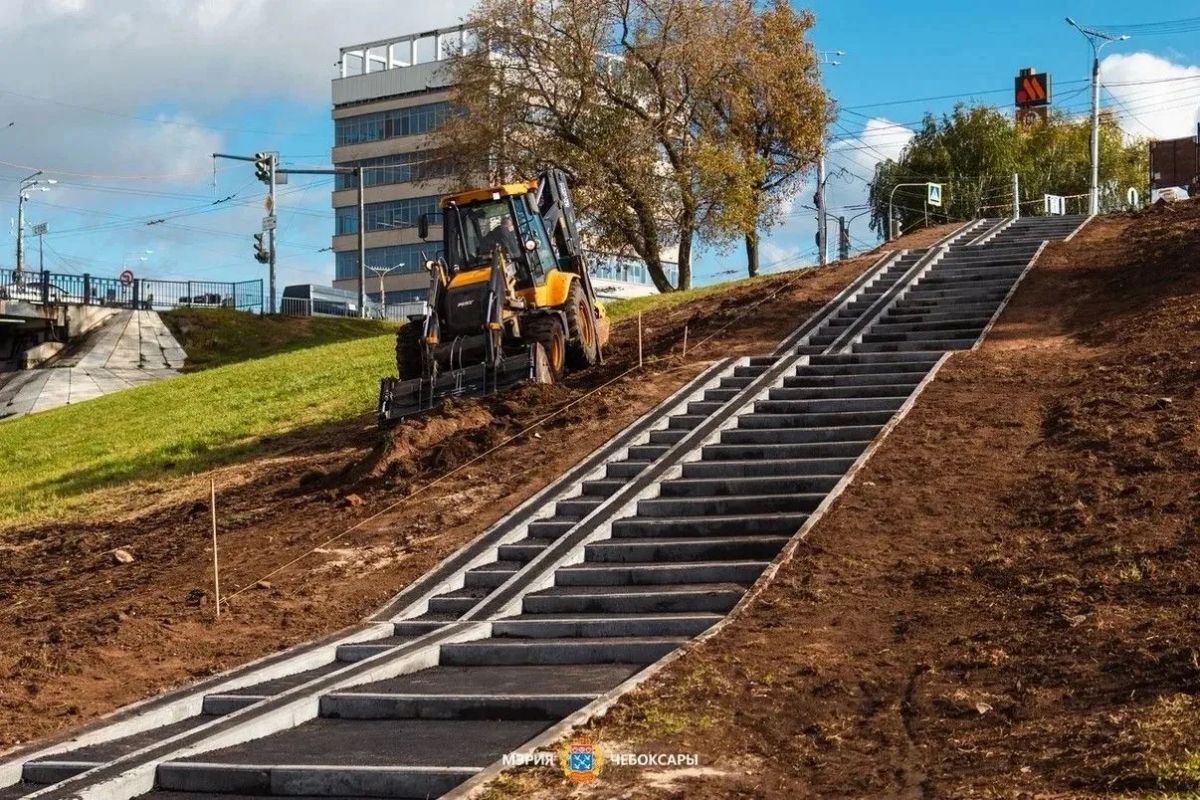 В Чебоксарах выполнены основные работы по благоустройству спуска к Пионерской набережной