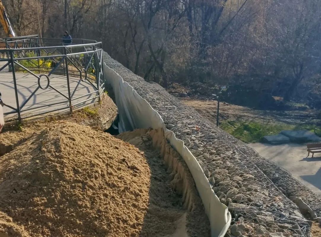 Дорогие друзья! Спешу поделиться отличной новостью: благоустройство Соборной площади выходит на финишную прямую, и уже совсем скоро мы увидим окончательный результат Дорогие друзья! Спешу поделиться отличной новостью: благоустройство Соборной площади выходит на финишную прямую, и уже совсем скоро мы увидим окончательный результат