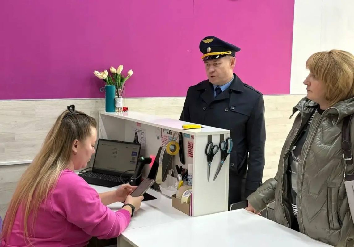 Нет «серым» зарплатам! В Новочебоксарске прошел рейд с участием заместителя прокурора города Владимира Ягудина и главы клиентской службы регионального отделения Соцфонда Алены Беркутовой