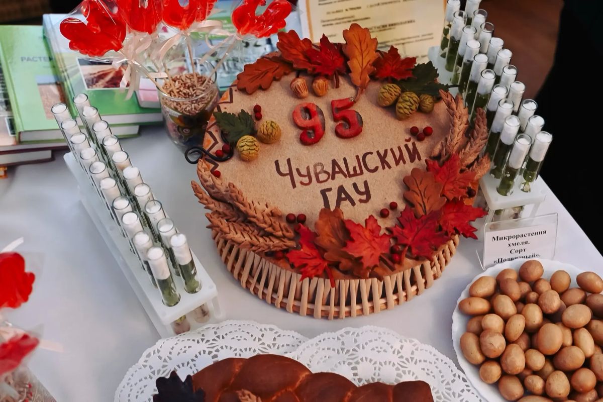 Чувашскому ГАУ 95 лет!. Глава Чувашии Олег Николаев лично поздравил университет с таким важным событием! Праздник прошел в Чувашском государственном академическом драматическом театре имени К. В. Иванова: красиво... Чувашскому ГАУ 95 лет!. Глава Чувашии Олег Николаев лично поздравил университет с таким важным событием! Праздник прошел в Чувашском государственном академическом драматическом театре имени К. В. Иванова: красиво...