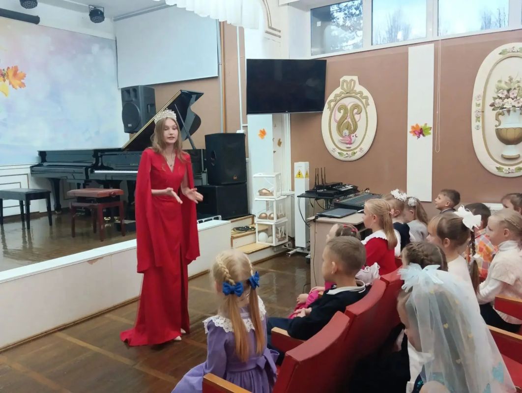 Добрая ежегодная традиция — «Посвящение в первоклассники» состоялась в Детской школе искусств Новочебоксарска Добрая ежегодная традиция — «Посвящение в первоклассники» состоялась в Детской школе искусств Новочебоксарска
