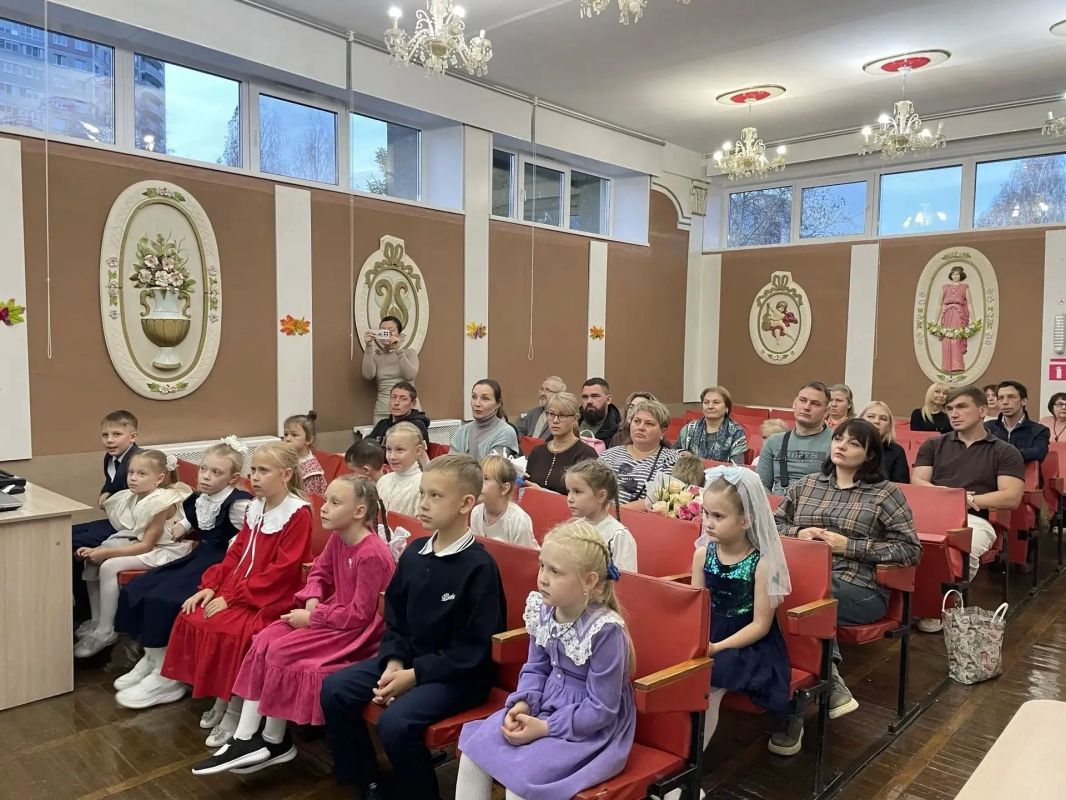 Добрая ежегодная традиция — «Посвящение в первоклассники» состоялась в Детской школе искусств Новочебоксарска Добрая ежегодная традиция — «Посвящение в первоклассники» состоялась в Детской школе искусств Новочебоксарска