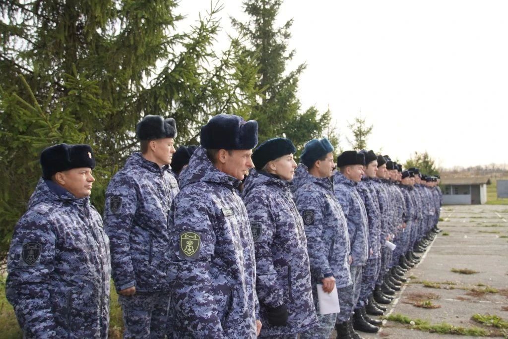 Точность, выдержка, профессионализм: в Чувашии прошли соревнования по стрельбе, приуроченные ко Дню вневедомственной охраны Росгвардии Точность, выдержка, профессионализм: в Чувашии прошли соревнования по стрельбе, приуроченные ко Дню вневедомственной охраны Росгвардии